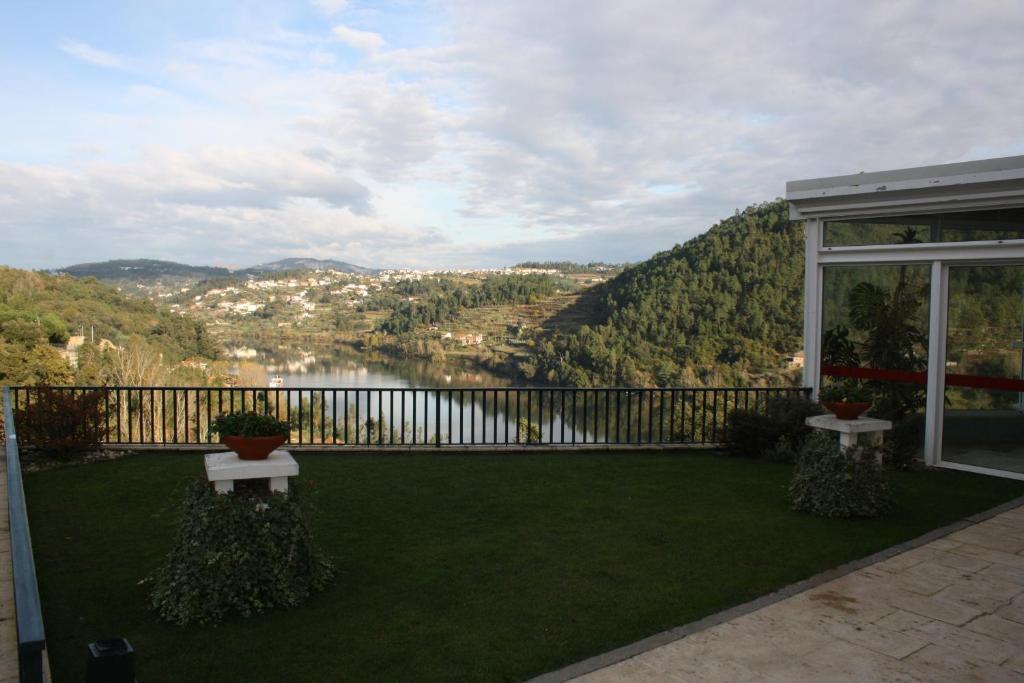 Quinta De Santa Cruz Hotel Canelas  ภายนอก รูปภาพ