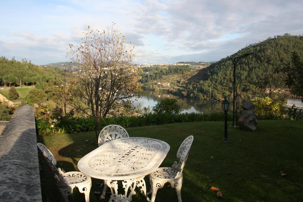 Quinta De Santa Cruz Hotel Canelas  ภายนอก รูปภาพ